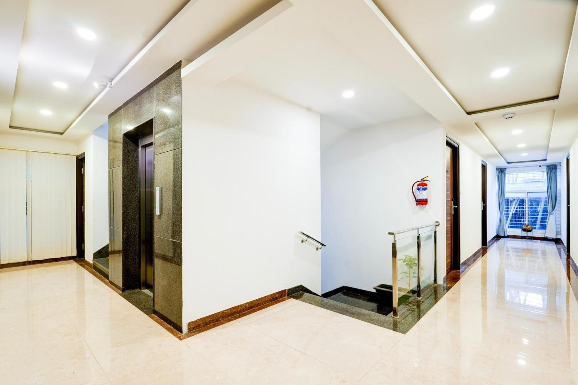Super Townhouse Oak Aecs Formerly Bangalore Times Exterior photo